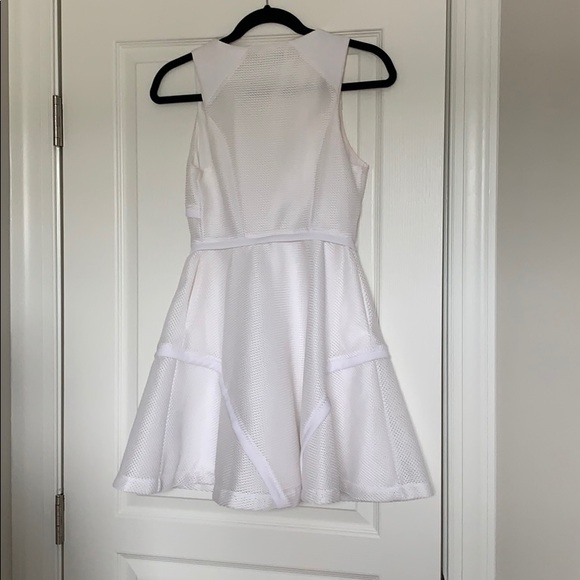 Guess size 0 dress - Picture 2 of 4